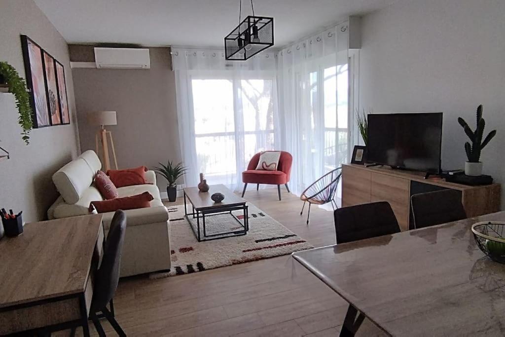 Les Geraniums, Bel Appartement Renove, Proche Plage Et Commerces La Seyne-sur-Mer Esterno foto